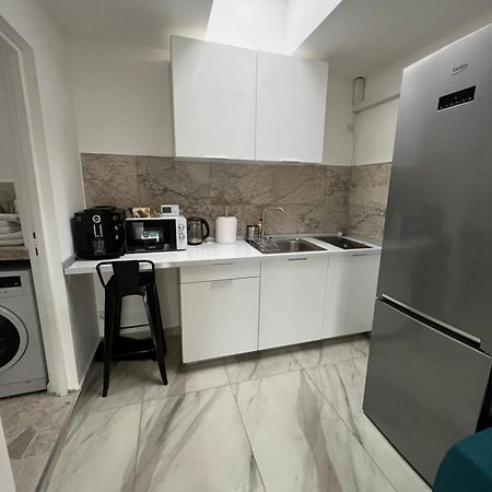 Luxus Cluj Airport Apartments エクステリア 写真