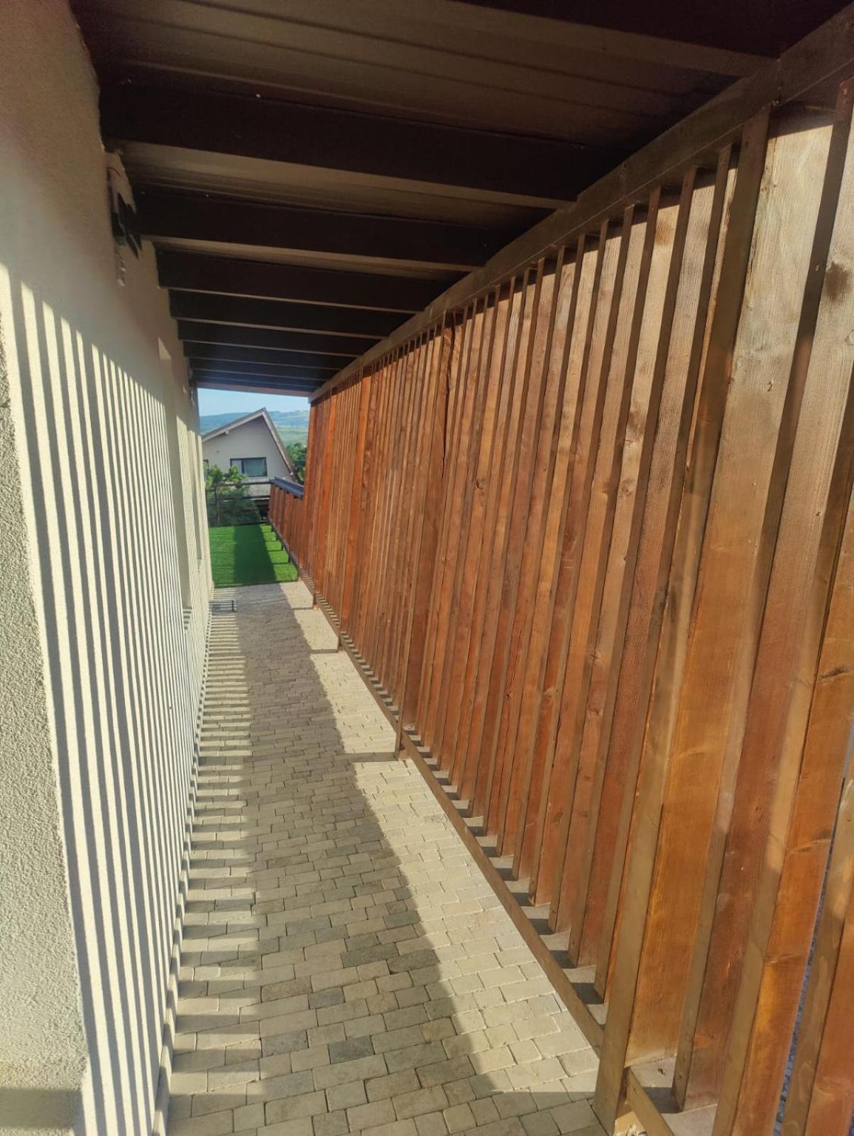 Luxus Cluj Airport Apartments エクステリア 写真