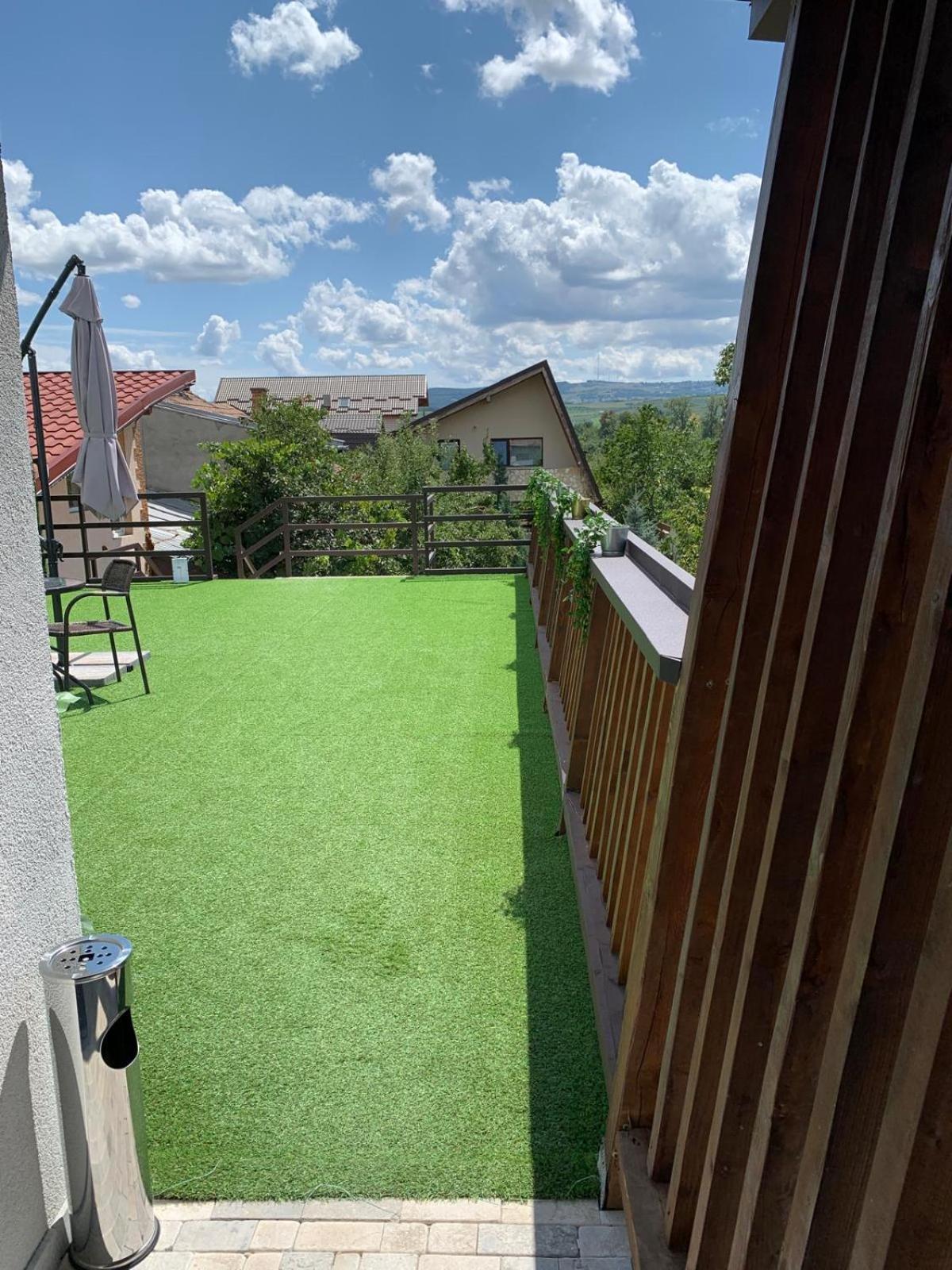 Luxus Cluj Airport Apartments エクステリア 写真