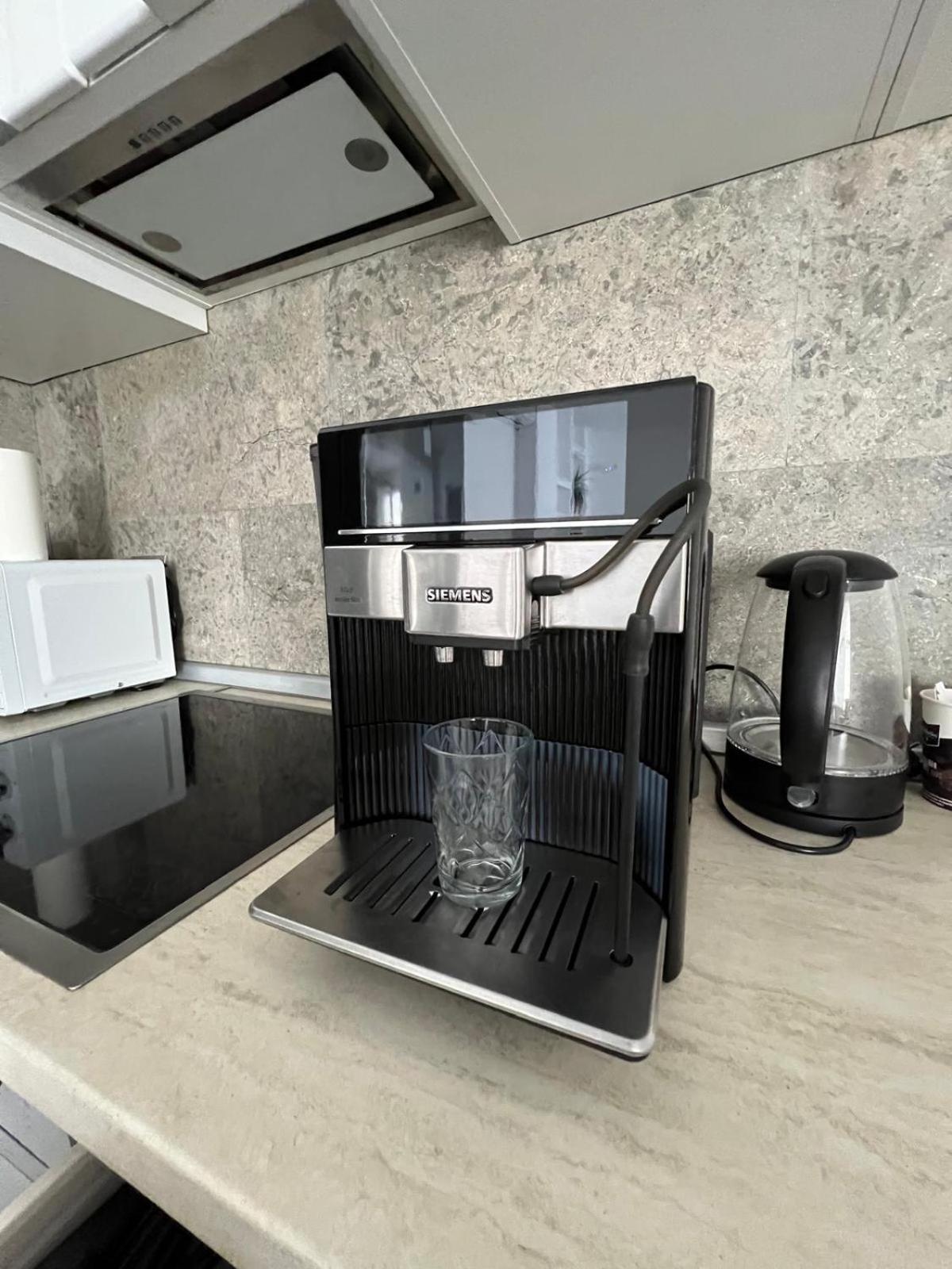 Luxus Cluj Airport Apartments エクステリア 写真