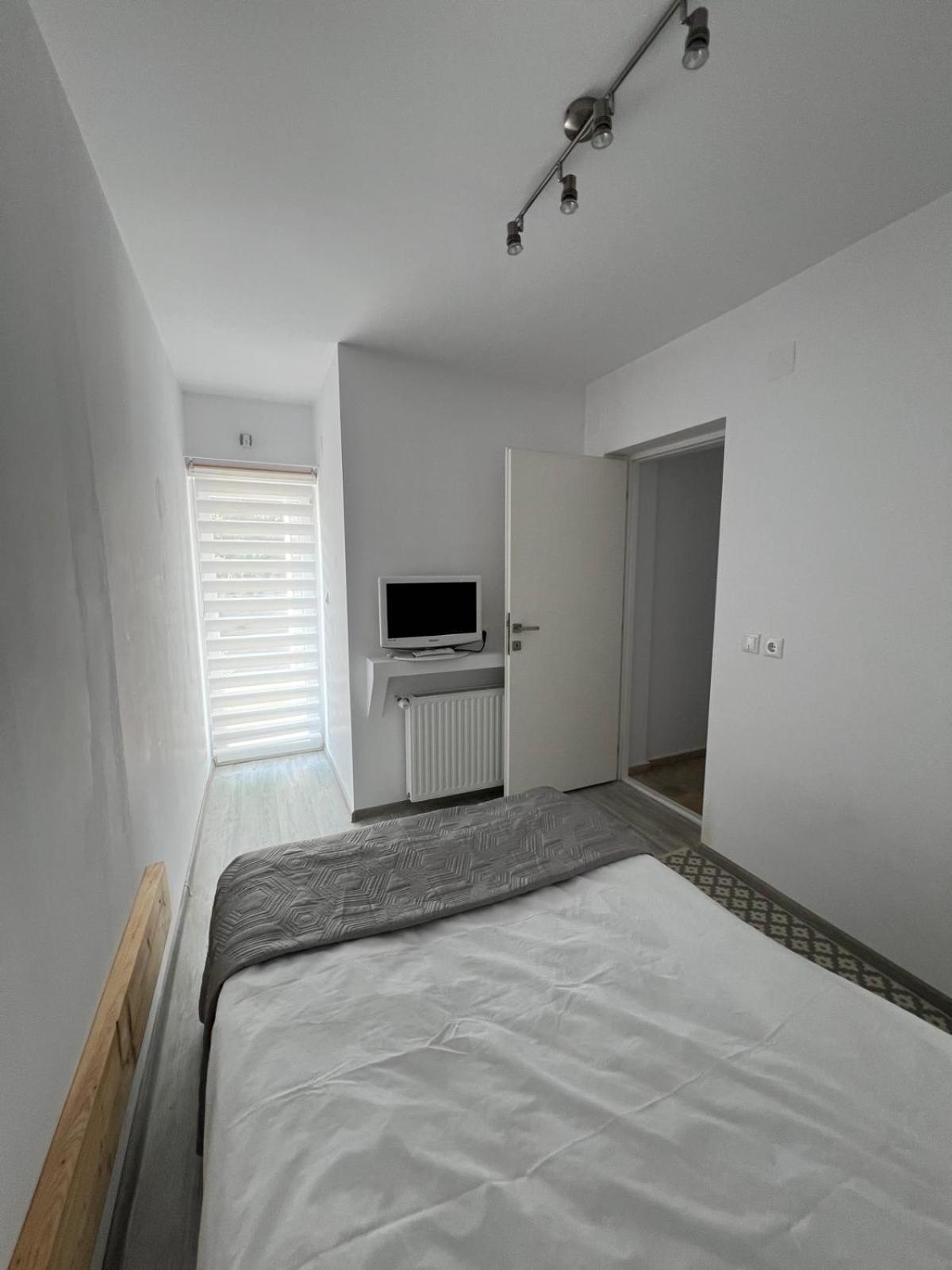 Luxus Cluj Airport Apartments エクステリア 写真