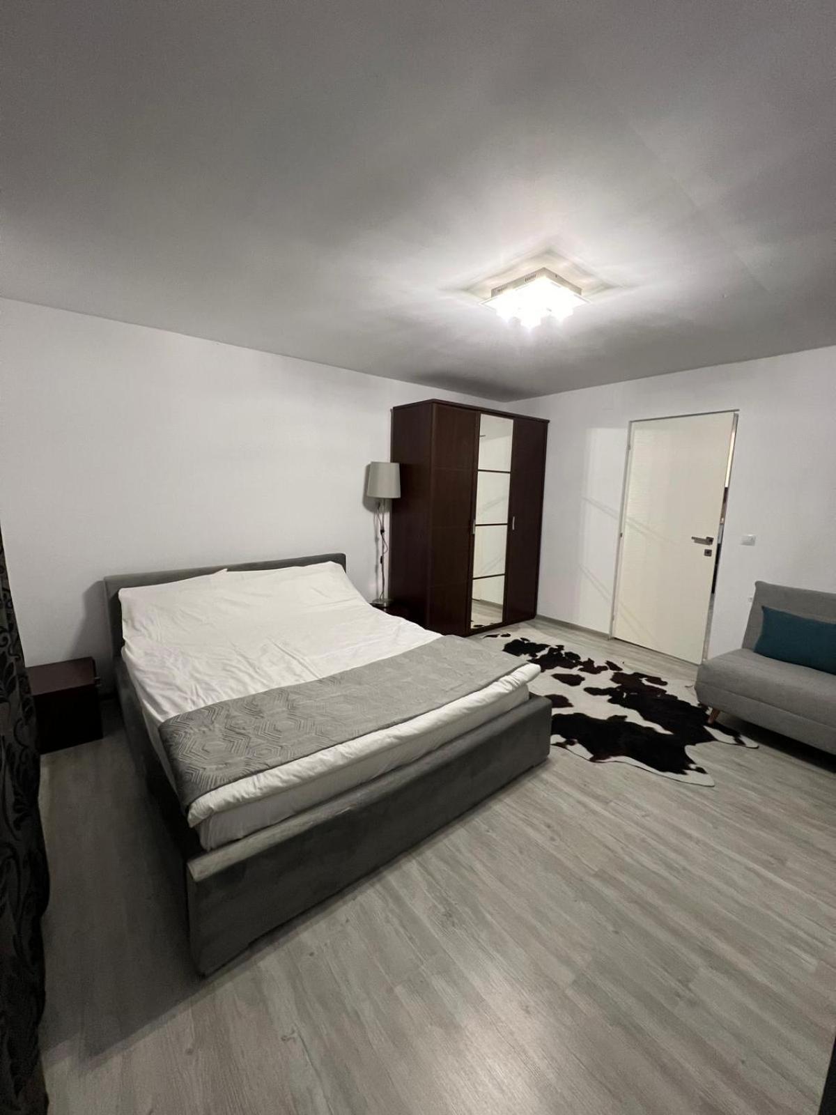 Luxus Cluj Airport Apartments エクステリア 写真