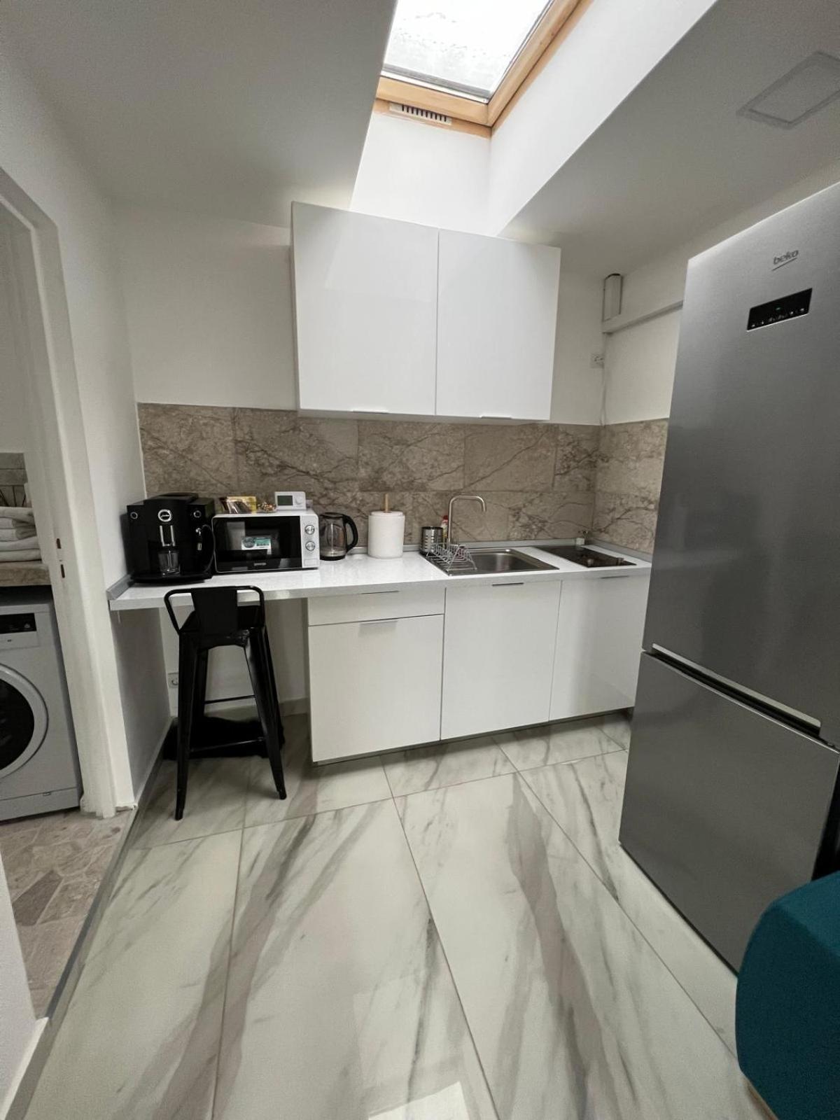 Luxus Cluj Airport Apartments エクステリア 写真
