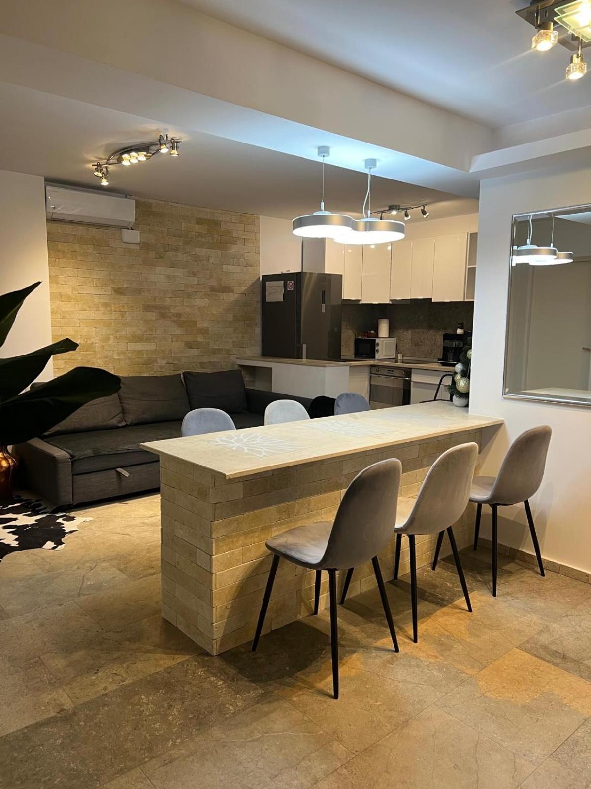 Luxus Cluj Airport Apartments エクステリア 写真