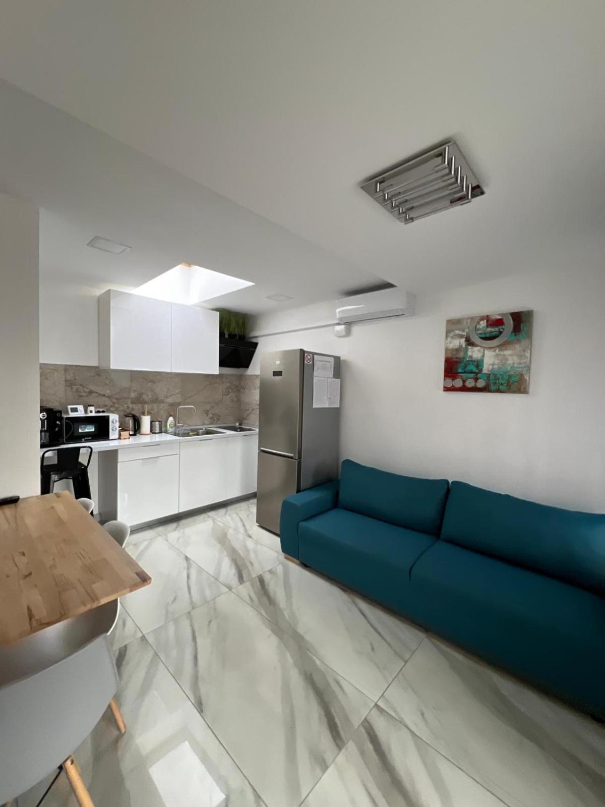 Luxus Cluj Airport Apartments エクステリア 写真